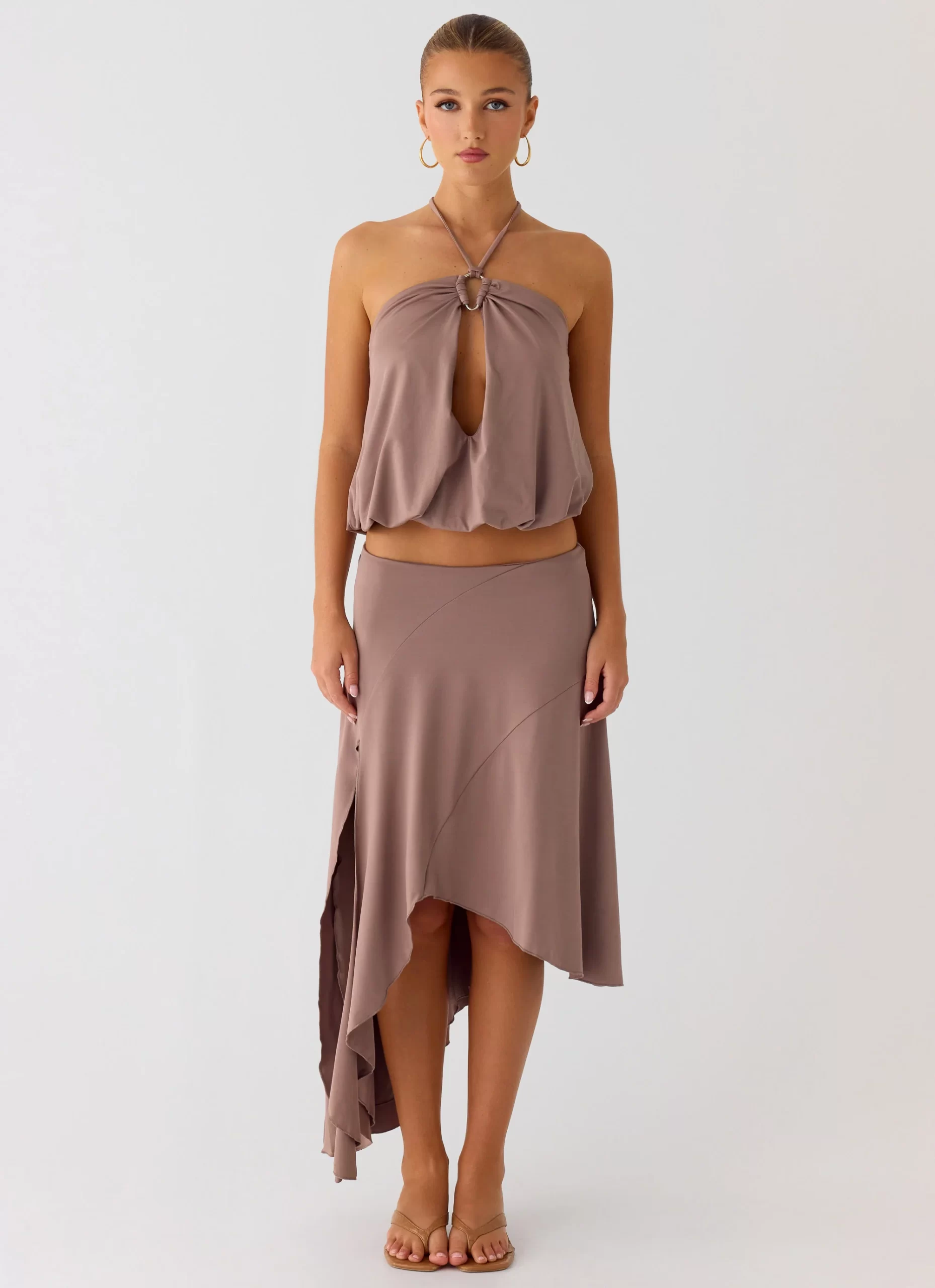 7E8A55B2-670F-6D5B-1F3B-77ED22B4887B.webp Jisoo Asymmetric Midi Skirt - Desert Taupe - 图片 1